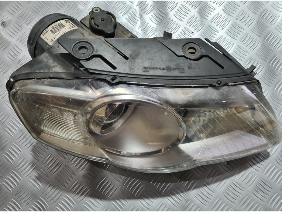 Десен фар за Volkswagen Passat B6 - Обикновен Десен фар за Volkswagen Passat B6 - Обикновен