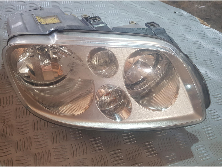 Десен фар за Volkswagen Touran 1T