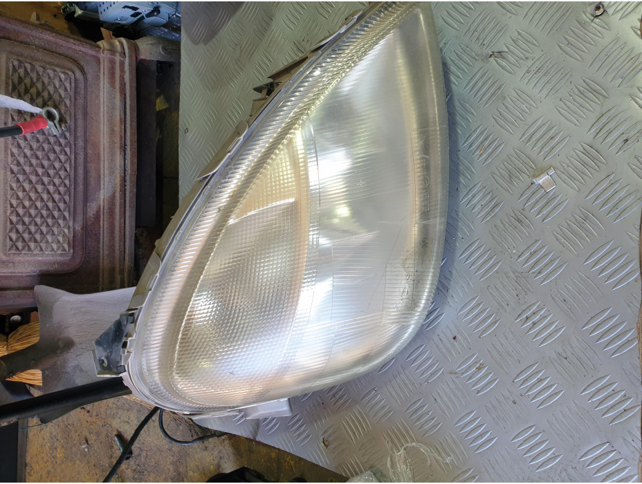 Десен фар за Мерцедес А 170 W168 / Mercedes A 170 W168