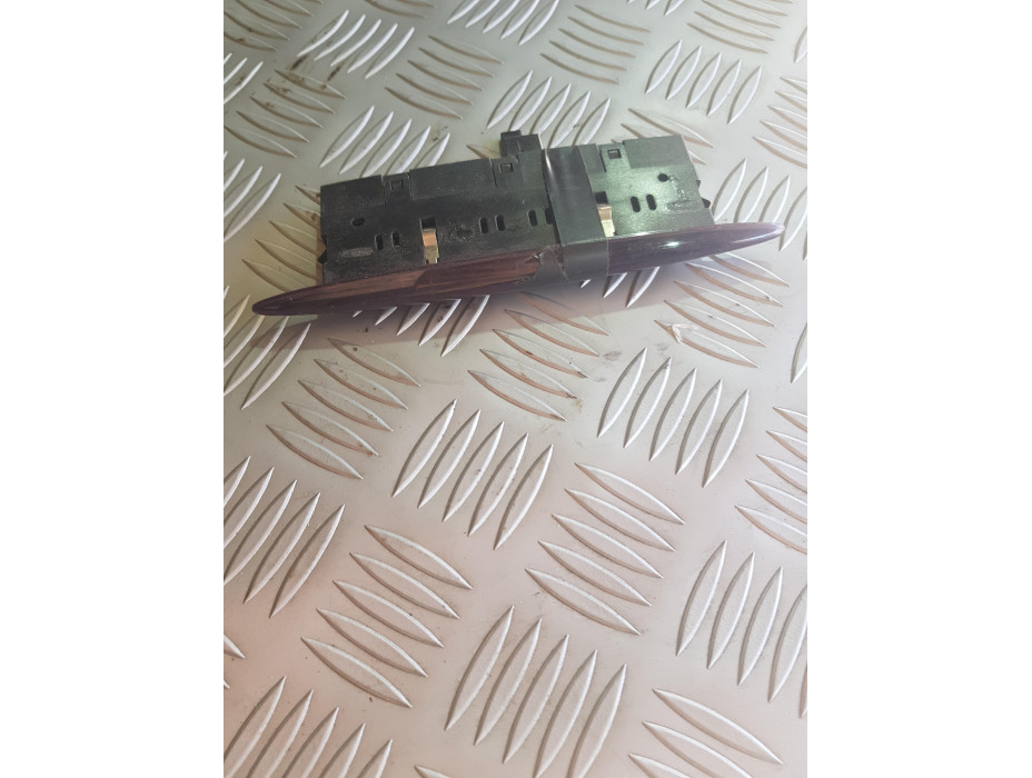 Дисплей за парктроник за Mercedes E Class W211 Sedan