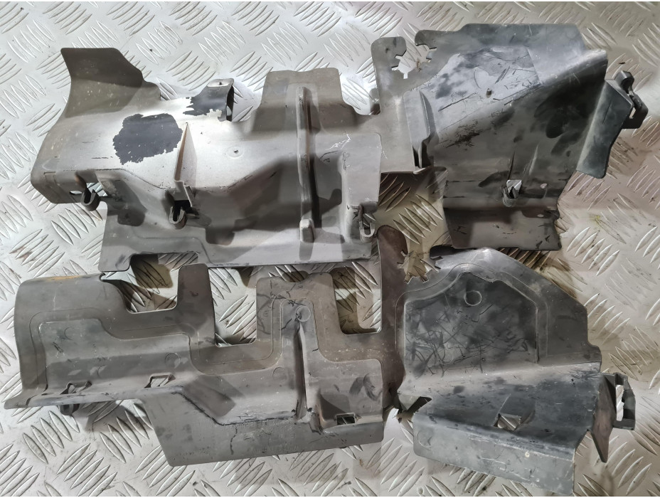 Дифузьор за воден радиатор за VW Passat B6 2.0 TDI ВМР