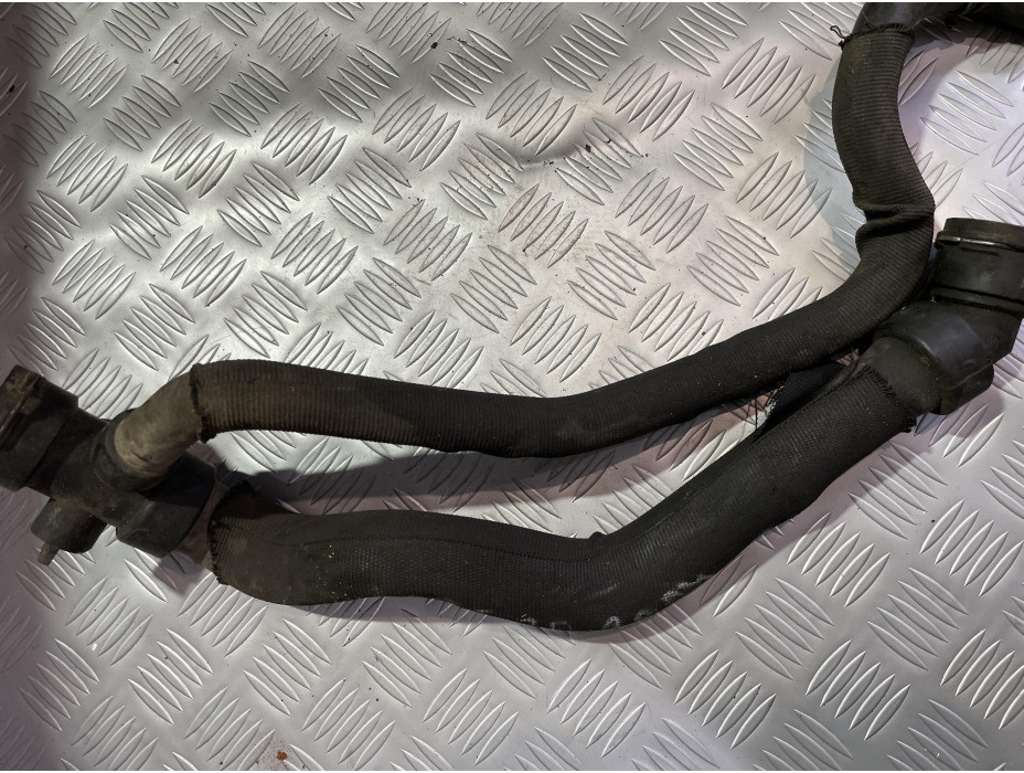 Долен воден маркуч за Audi A4 B6 2.0i - 78 Долен воден маркуч за Audi A4 B6 2.0i - 78