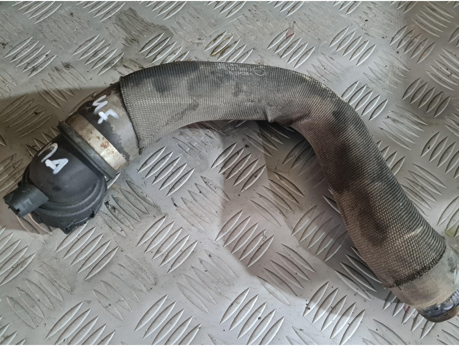 Долен воден маркуч за Audi A6 C6 2.7 TDI Quattro 