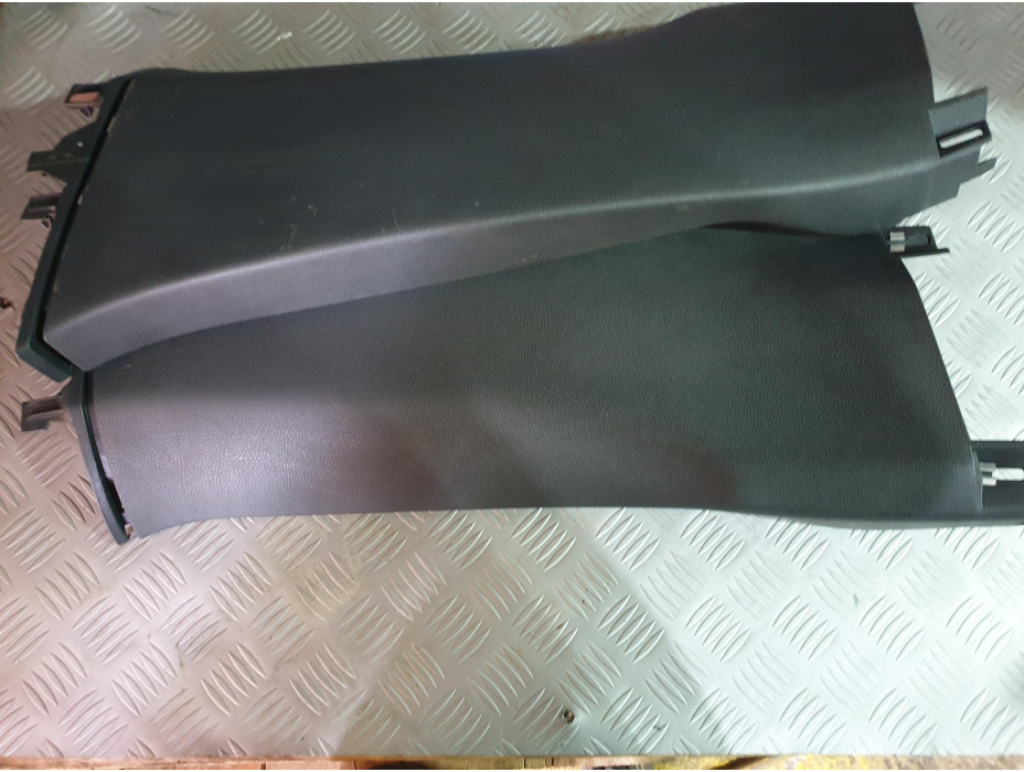 Долни кори за средни колонки за VW Passat CC 2.0TSI Долни кори за средни колонки за VW Passat CC 2.0TSI