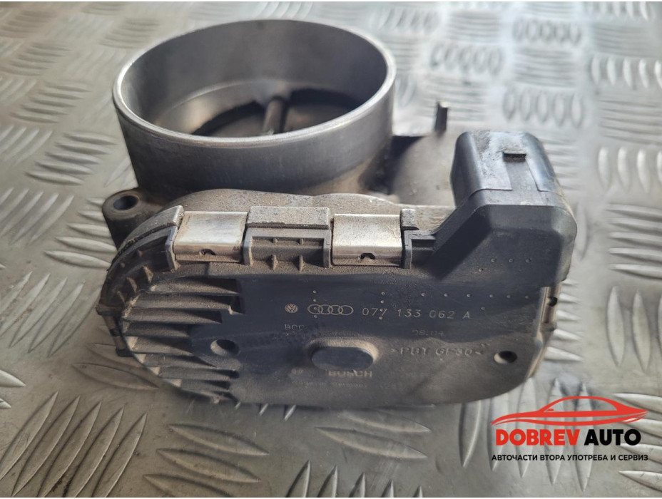 Дросел за Audi A6 C6 (4F) 4.2i Дросел за Audi A6 C6 (4F) 4.2i