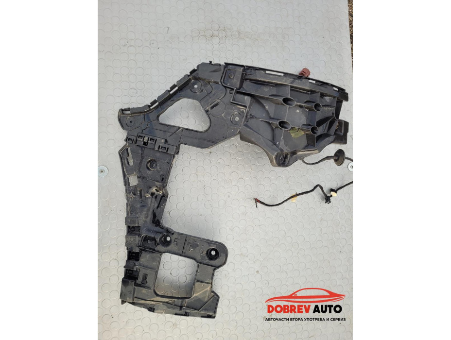 Държач за броня (заден ляв) за Audi Q8 (4M)