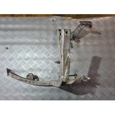 Държач за десен калник за Audi A8 D3