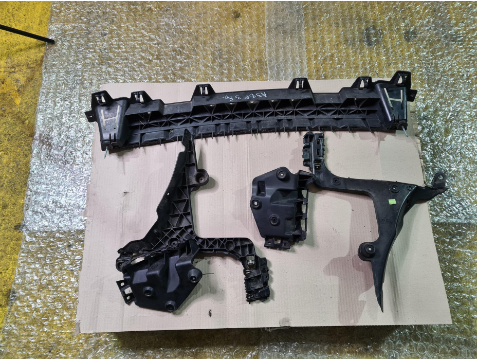 Държачи за задна броня за Ауди А3 8п Спортбек / Audi A3 8P Sportback