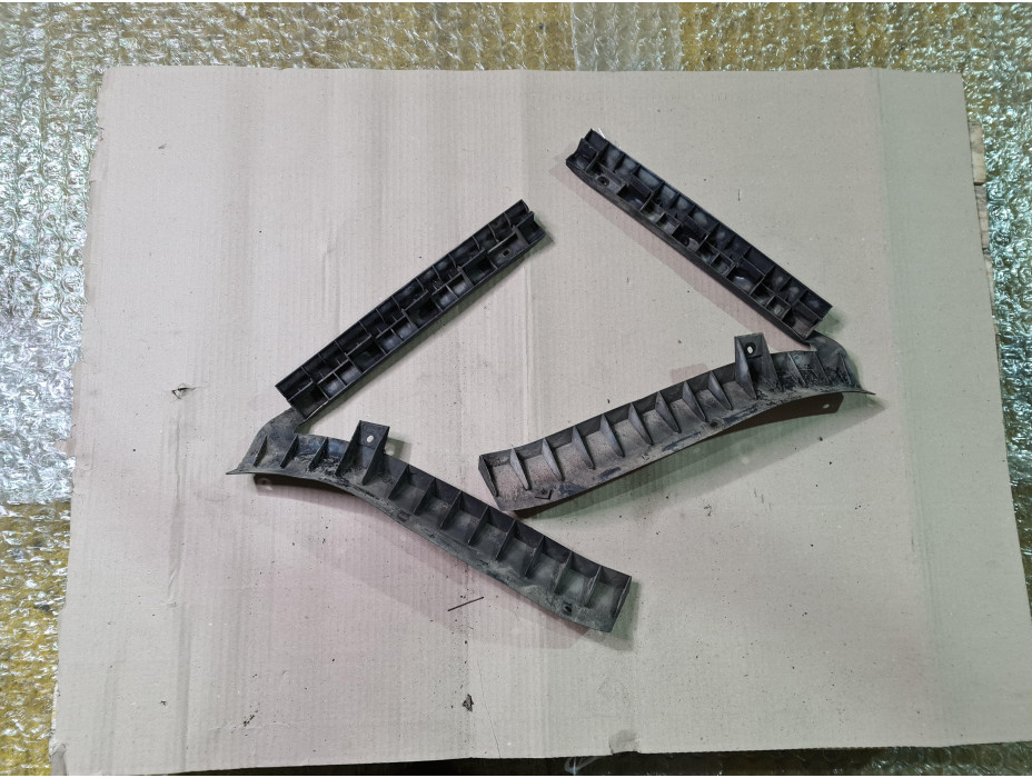 Държачи за задна броня за Фолксваген Пасат Б5 комби / VW Passat B5 Avant