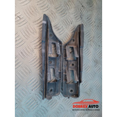 Държачи (предна броня) за VW Golf V 2.0 TDI 4 motion