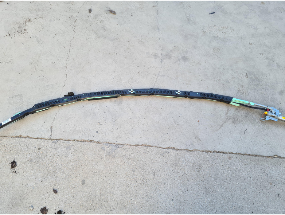 Дясна завеса за Mercedes S320 CDI W221 Дясна завеса за Mercedes S320 CDI W221