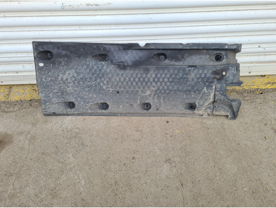 Дясна кора под купето за VW Passat B6 2.0 TDI ВМР Дясна кора под купето за VW Passat B6 2.0 TDI ВМР