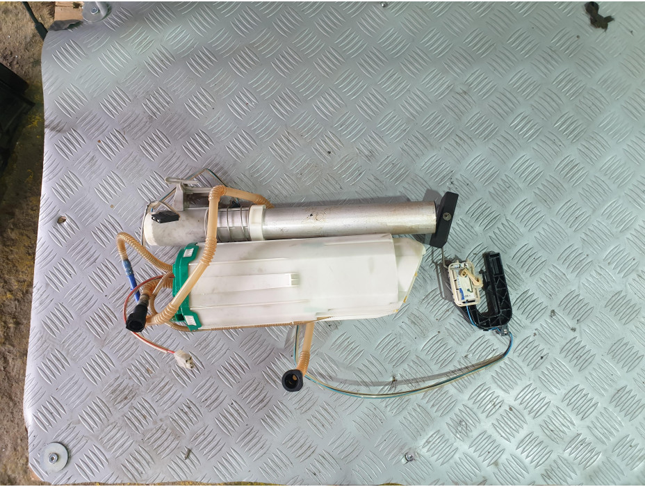 Дясна подкачваща помпа за Audi A8 D3 4.0 TDI Дясна подкачваща помпа за Audi A8 D3 4.0 TDI