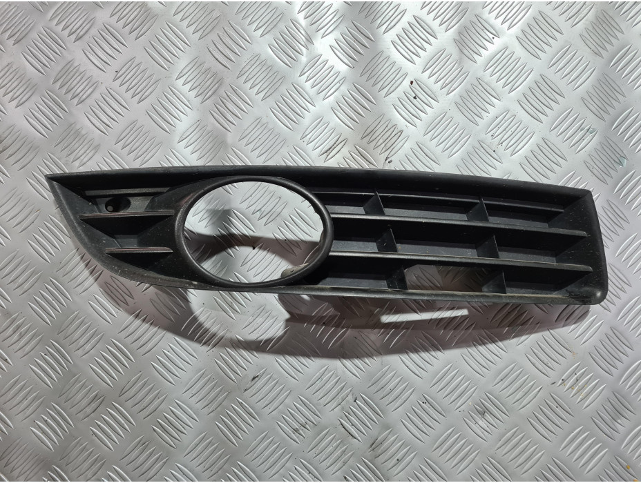 Дясна решетка за халоген за Volkswagen Passat B6