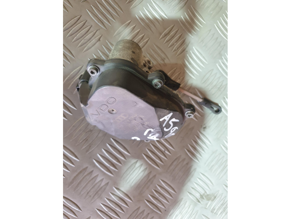 Дясно моторче вихрови клапи за Audi A5 8T 2.7TDI Automatic Дясно моторче вихрови клапи за Audi A5 8T 2.7TDI Automatic