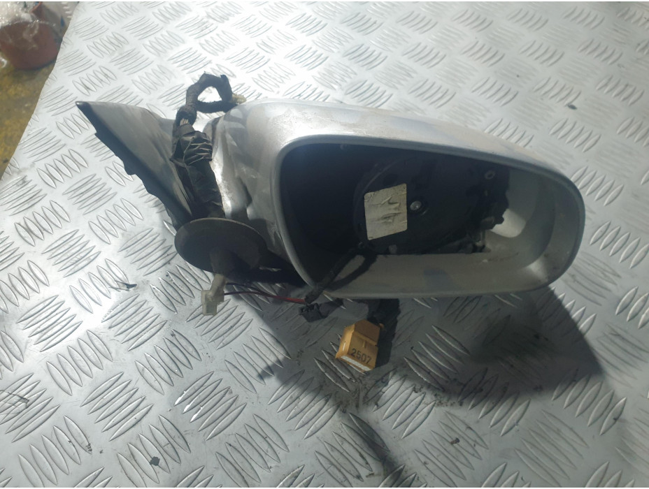 Дясно огледало БЕЗ СТЪКЛО за Audi A8 D3 Дясно огледало БЕЗ СТЪКЛО за Audi A8 D3