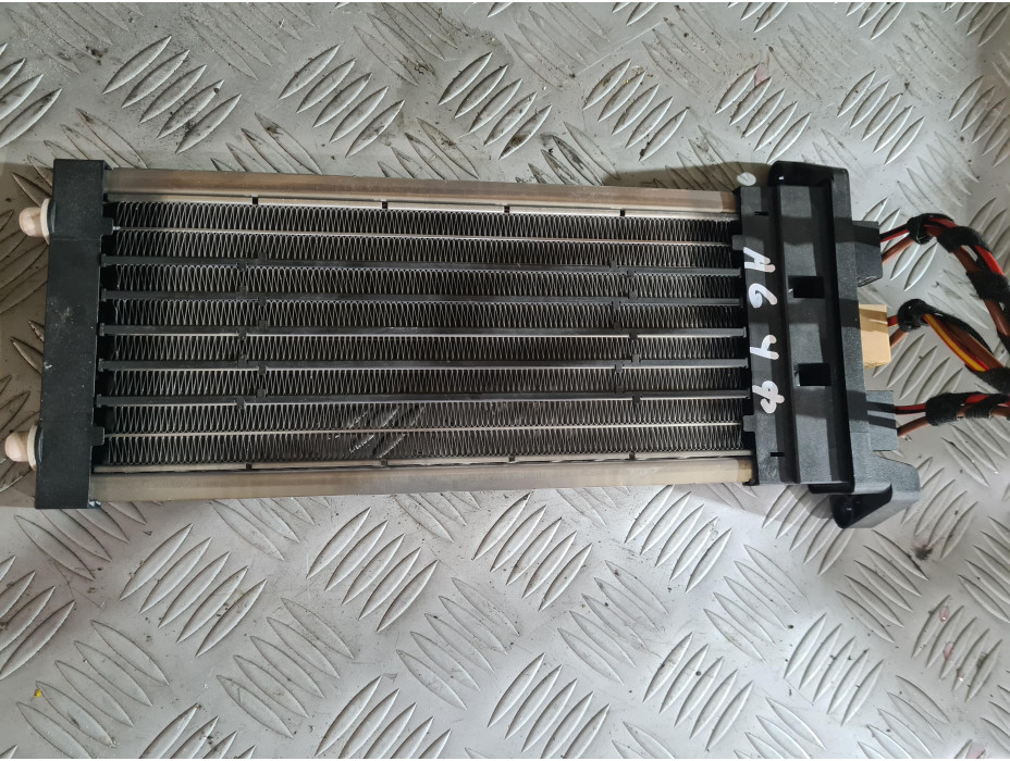 Електрически радиатор за Audi A6 C6 2.7 TDI Quattro Електрически радиатор за Audi A6 C6 2.7 TDI Quattro
