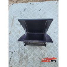 Жабка върху таблото за VW Touran 1T