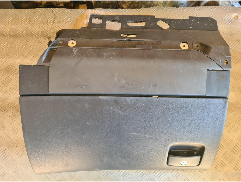 Жабка за Audi A8 D3 4.2i Long