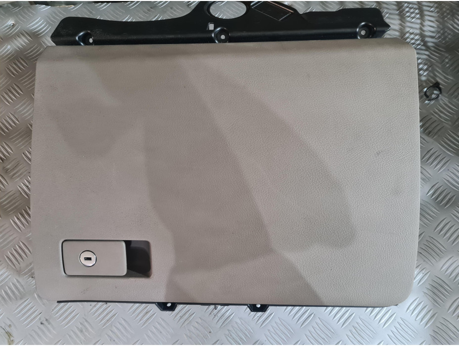 Жабка за Volkswagen Passat B6 - Десен волан