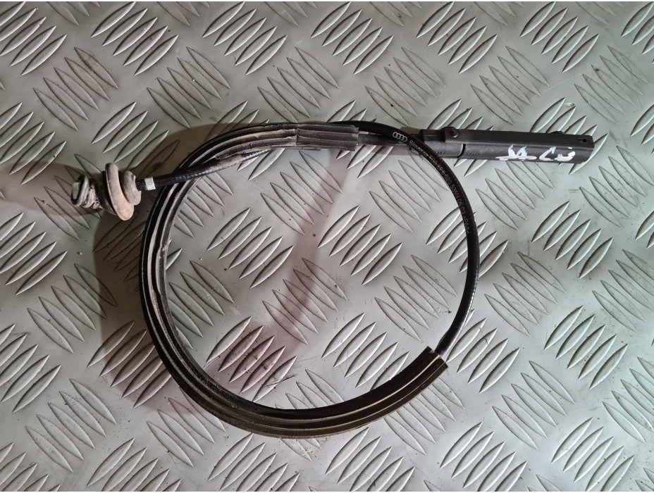 Жило за преден капак за Audi A3 8P Hatchback