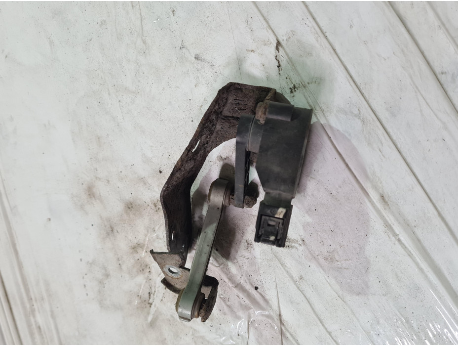 Заден датчик за нивомат - кантар за Ауди А8 Д3 / Audi A8 D3 4.2 i 335к.с. Заден датчик за нивомат - кантар за Ауди А8 Д3 / Audi A8 D3 4.2 i 335к.с.