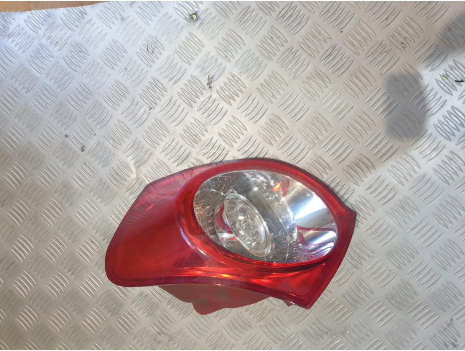 Заден десен вътрешен стоп за VW Passat B6 2.0 TDI