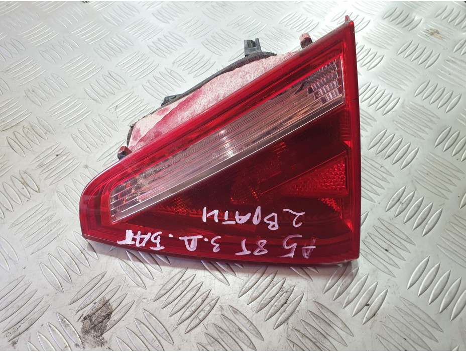 Заден десен вътрешен стоп за Ауди А5 8Т 2.7TDI Заден десен вътрешен стоп за Ауди А5 8Т 2.7TDI