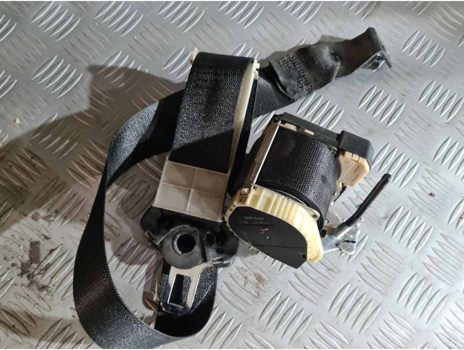 Заден десен колан за Opel Astra G 2.0 DTI Заден десен колан за Opel Astra G 2.0 DTI