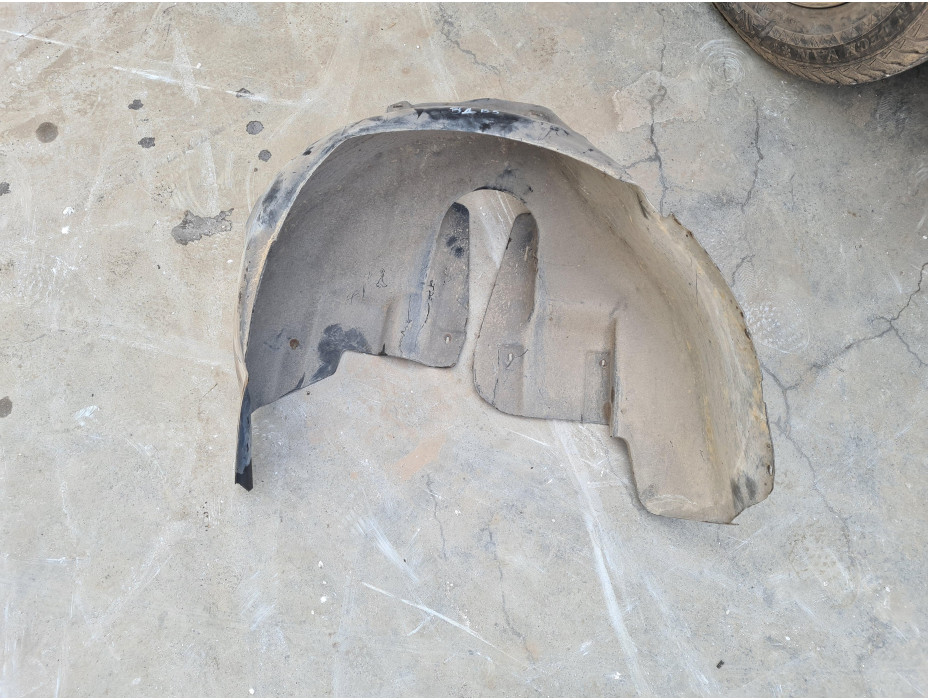 Заден десен подкалник за VW Passat B5 2.5 TDI Заден десен подкалник за VW Passat B5 2.5 TDI