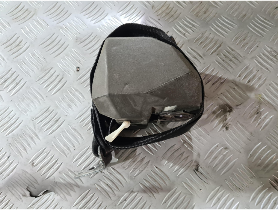 Заден десен предпазен колан за VW Passat B6 2.0 TDI BMP Заден десен предпазен колан за VW Passat B6 2.0 TDI BMP