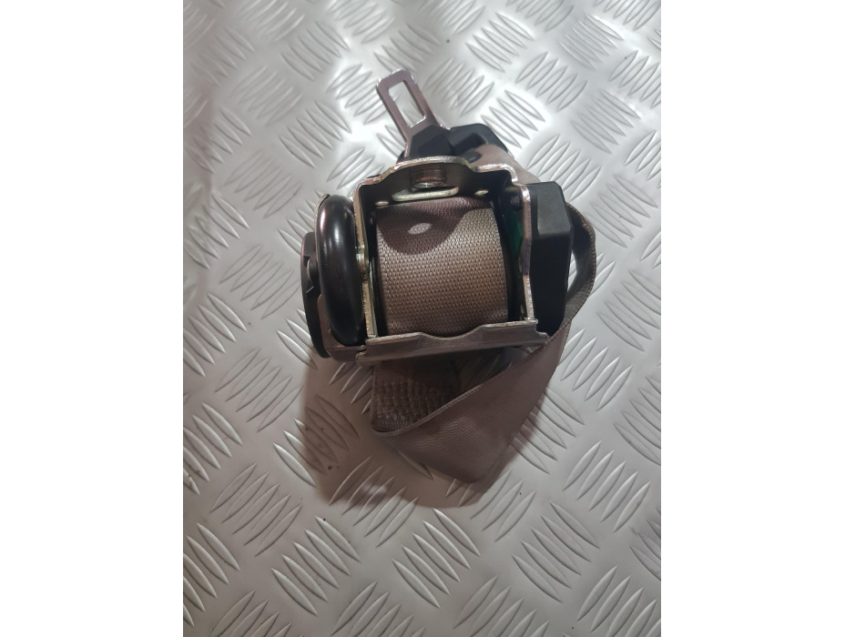 Заден десен предпазен колан за Мерцедес Е 320 комби / Mercedes E 320 W211 Заден десен предпазен колан за Мерцедес Е 320 комби / Mercedes E 320 W211