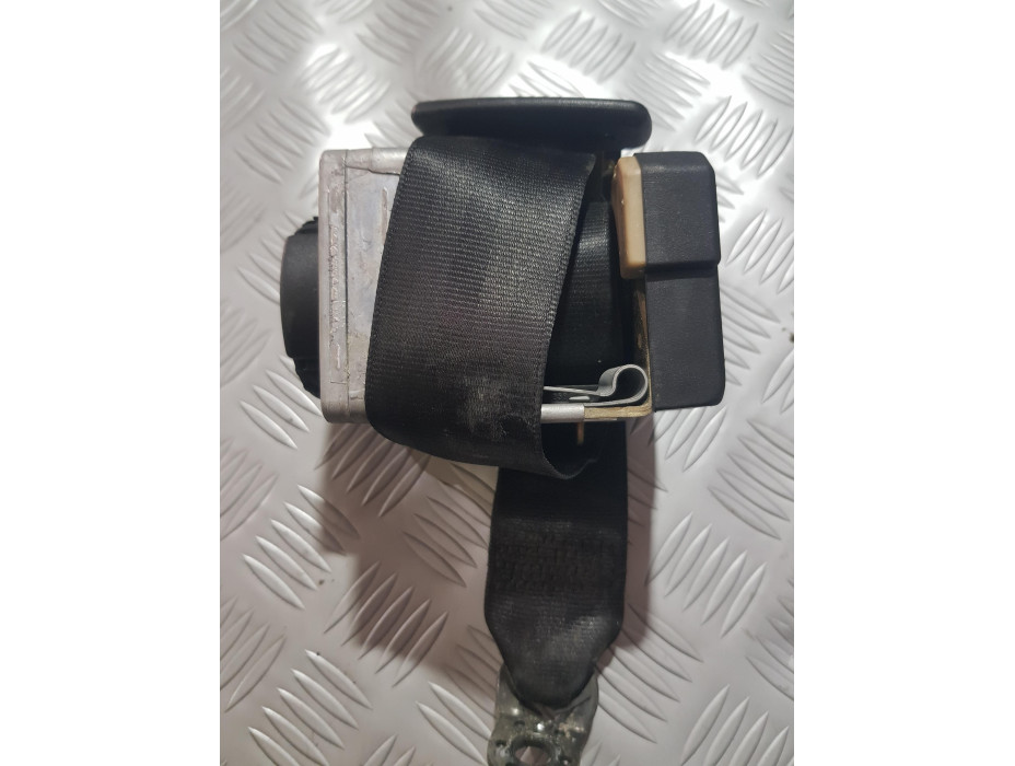 Заден десен предпазен колан за Фолксваген Пасат Б5.5 комби / VW Passat B5.5 2.5 TDI Заден десен предпазен колан за Фолксваген Пасат Б5.5 комби / VW Passat B5.5 2.5 TDI