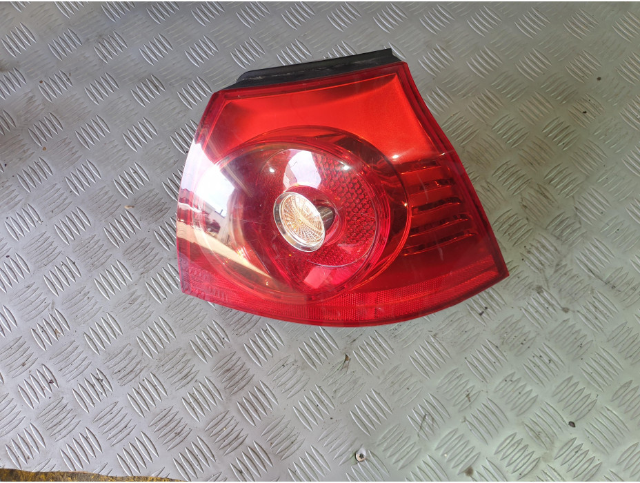 Заден десен стоп за VW Golf 5 1.6FSI Заден десен стоп за VW Golf 5 1.6FSI