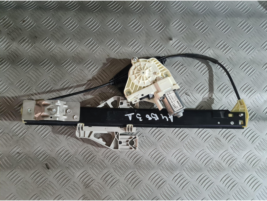 Заден десен стъклоповдигач за Audi A4 B8 Заден десен стъклоповдигач за Audi A4 B8