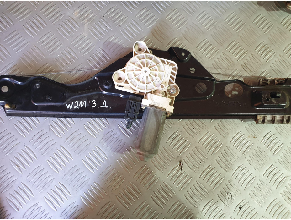 Заден десен стъклоповдигач за Mercedes E Class W211 2.7CDI Заден десен стъклоповдигач за Mercedes E Class W211 2.7CDI