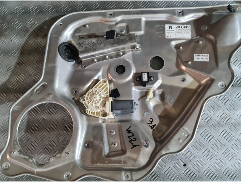 Заден десен стъклоповдигач за Mercedes S Class W221