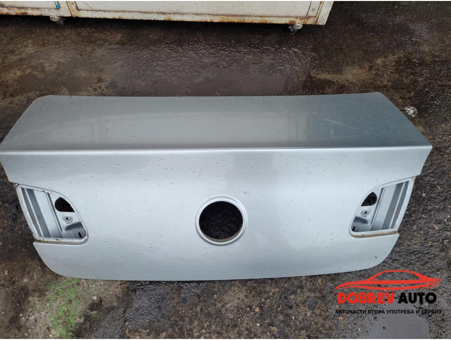 Заден капак за VW Passat B6 2.0 TDI BKP Sedan Заден капак за VW Passat B6 2.0 TDI BKP Sedan