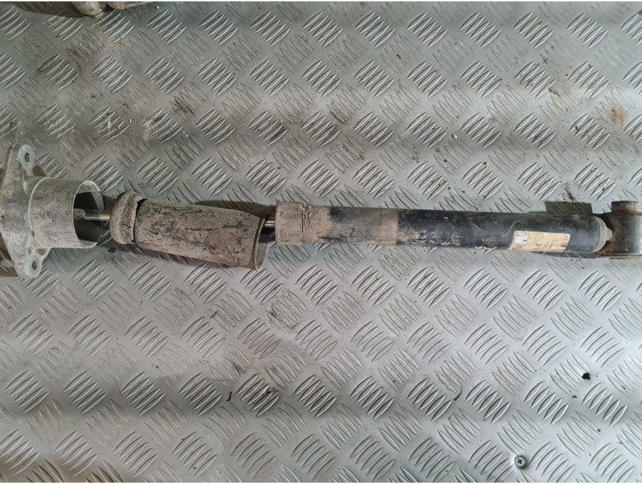 Заден ляв амортисьор за VW Passat B5 Заден ляв амортисьор за VW Passat B5