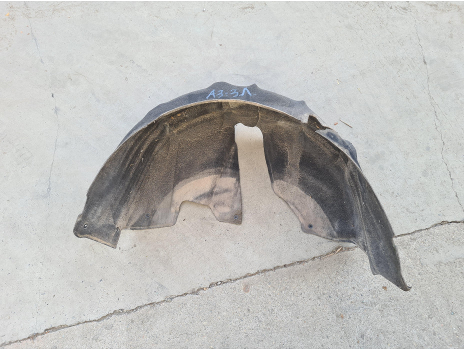 Заден ляв подкалник за Audi A3 8P Hatchback