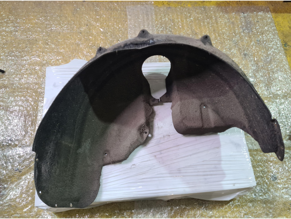 Заден ляв подкалник за Ауди А8 Д3 / Audi A8 D3 4.2 i 335 к.с. Заден ляв подкалник за Ауди А8 Д3 / Audi A8 D3 4.2 i 335 к.с.