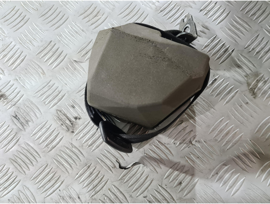 Заден ляв предпазен колан за VW Passat B6 2.0 TDI BMP Заден ляв предпазен колан за VW Passat B6 2.0 TDI BMP