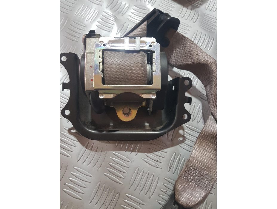 Заден ляв предпазен колан за Мерцедес Е 320 комби / Mercedes E 320 W211 Заден ляв предпазен колан за Мерцедес Е 320 комби / Mercedes E 320 W211