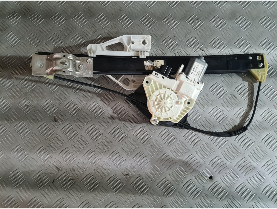 Заден ляв стъклоповдигач за Audi A4 B8