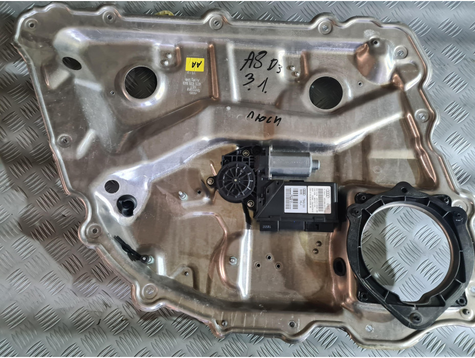 Заден ляв стъклоповдигач за Audi A8 D3