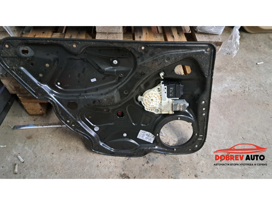 Заден ляв стъклоповдигач за VW Passat B7 1.6 TDI Заден ляв стъклоповдигач за VW Passat B7 1.6 TDI