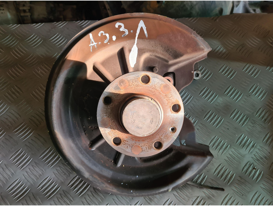 Заден ляв шенкел за Audi A3 8P Hatchback 2.0TDI