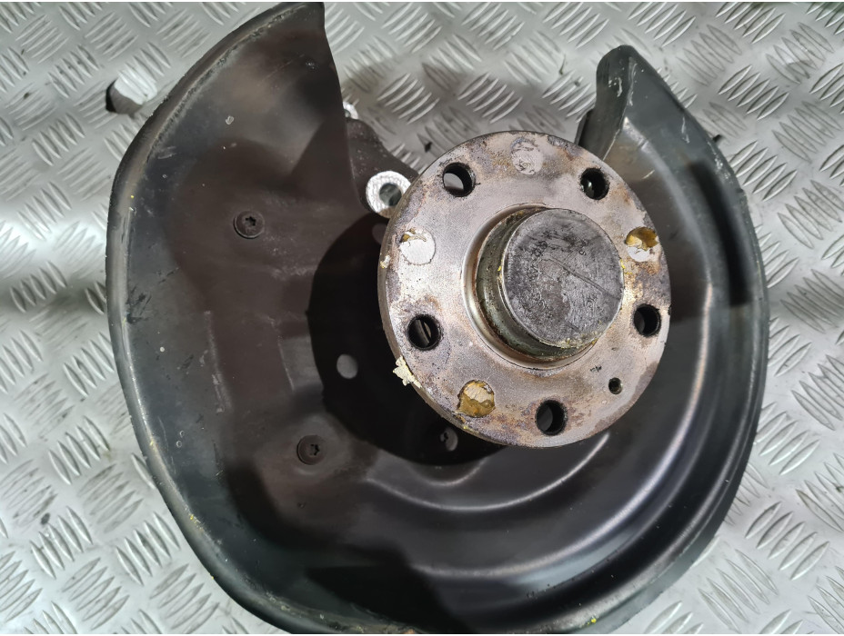 Заден ляв шенкел за VW Passat B6 2.0 TDI ВМР