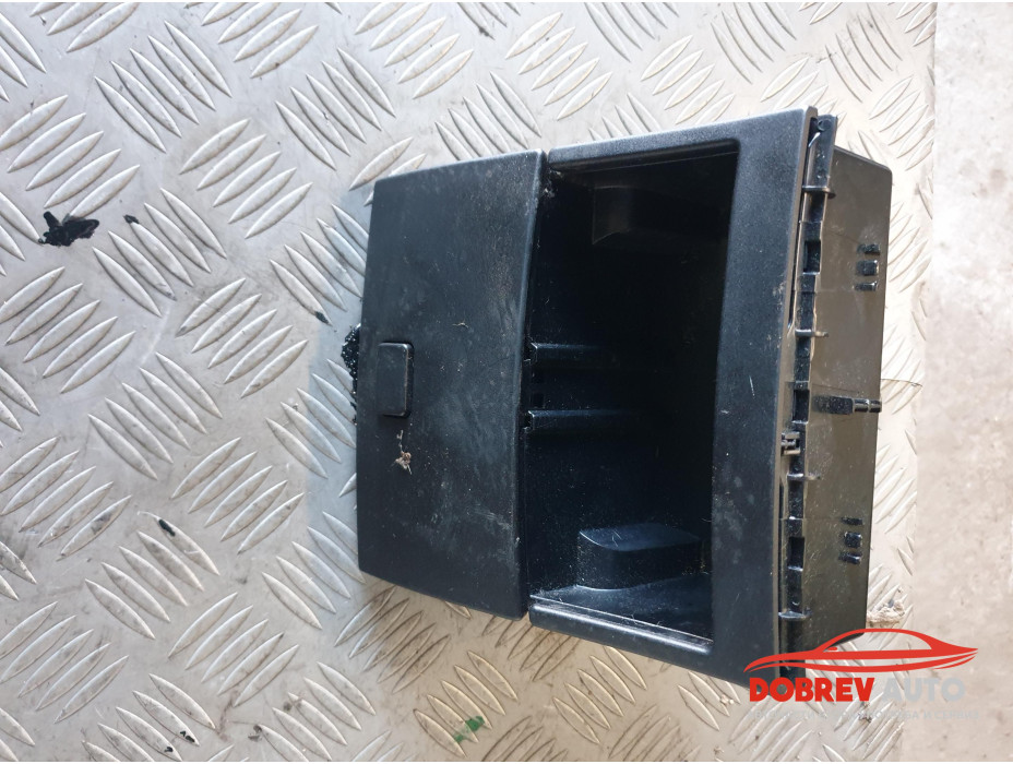 Заден пепелник за Mercedes ML 280 CDI W164 Заден пепелник за Mercedes ML 280 CDI W164