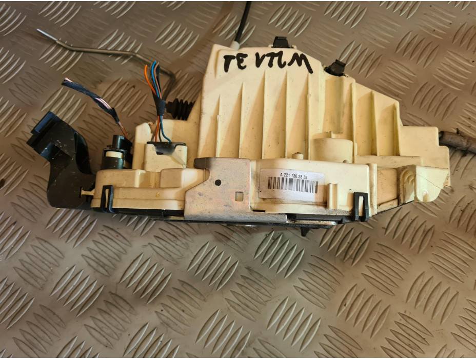 Задна дясна брава за Mercedes S320 CDI W221